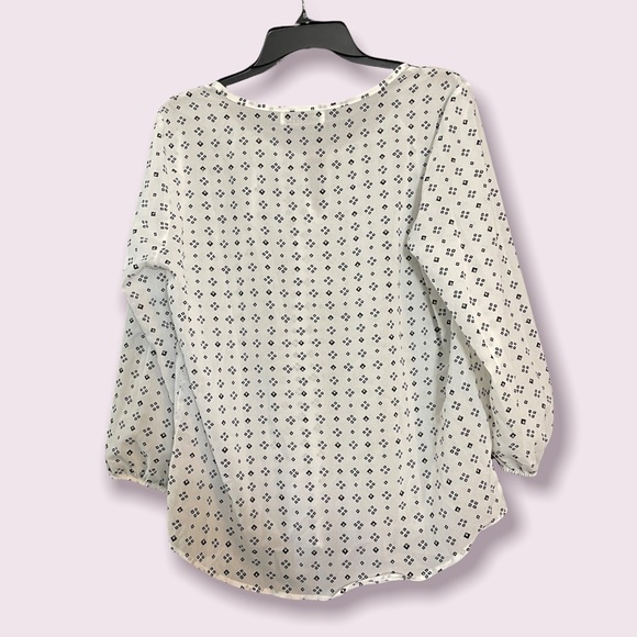 Lightweight Patterned Blouse - Picture 2 of 5